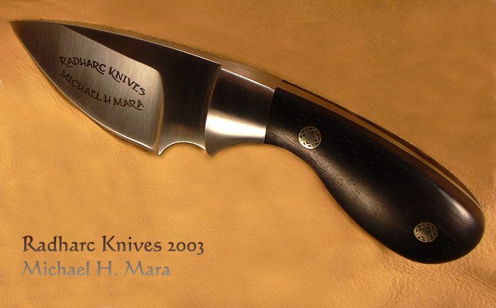Fine quality skinning knife for hunters